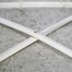 Paire de fauteuils tiges d'acier laqués blanc. Circa 1985