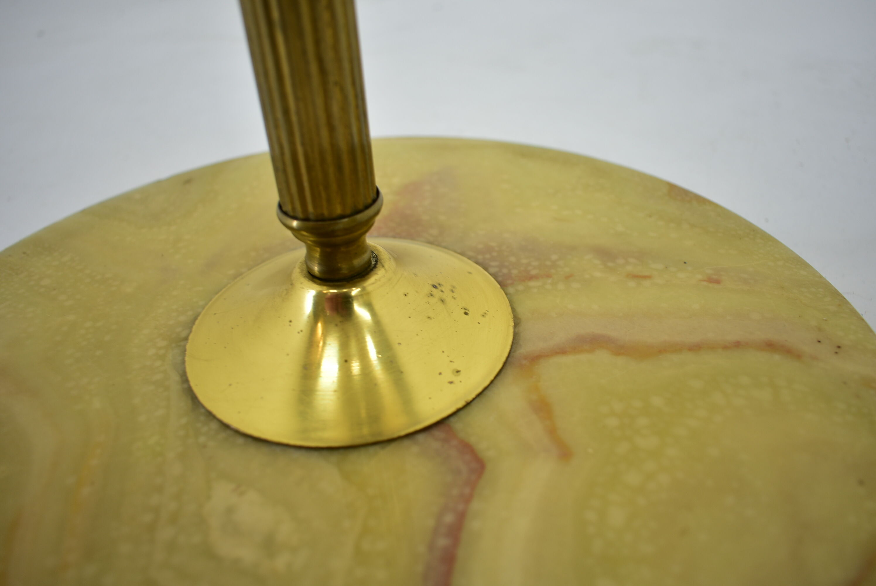 Czechoslovakia mid-century floor lamp in alabaster and brass, 1950s