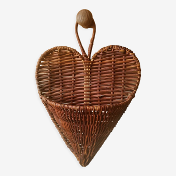 Wicker hanging heart