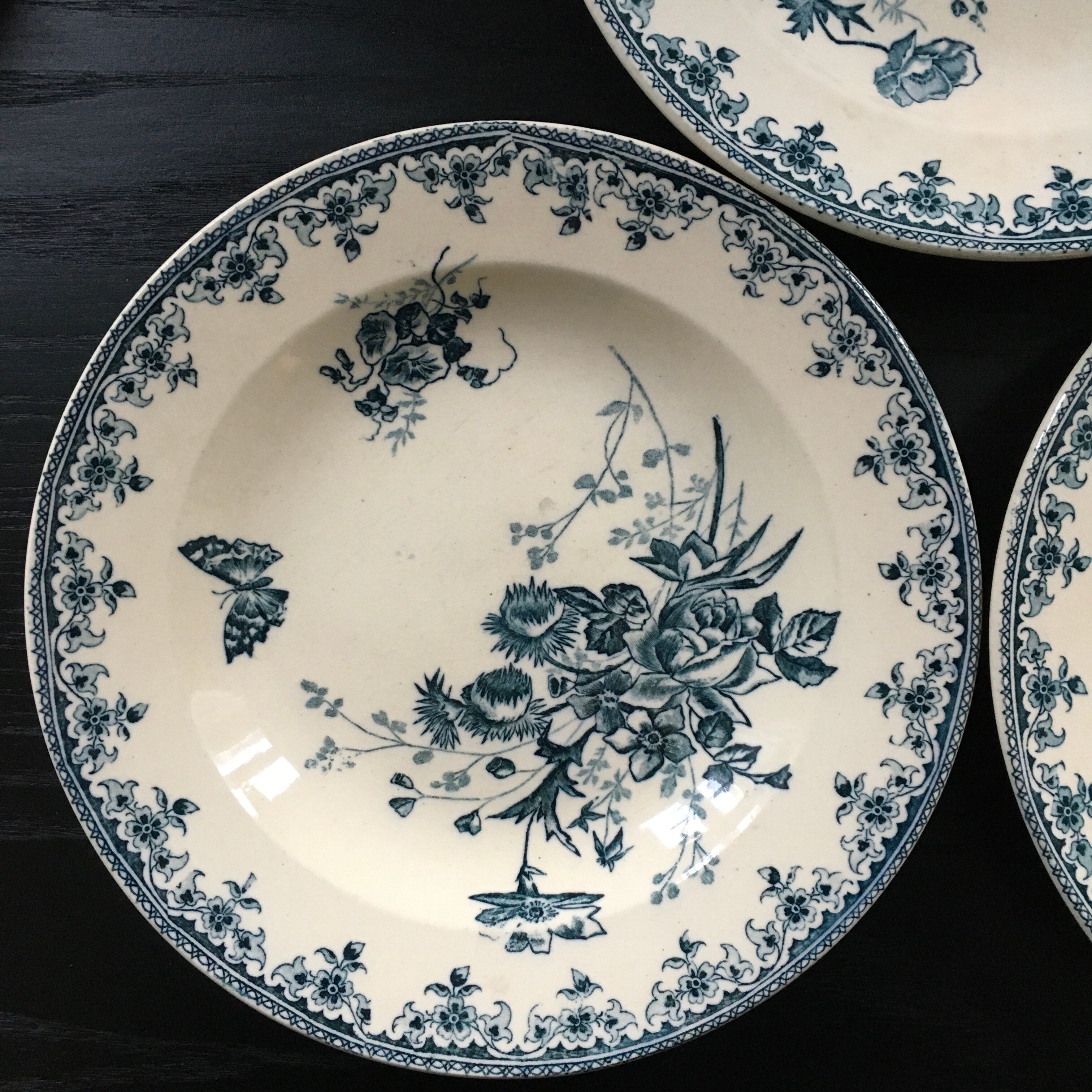 Lot 3 assiettes terre de fer