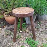 Tripod farm stool