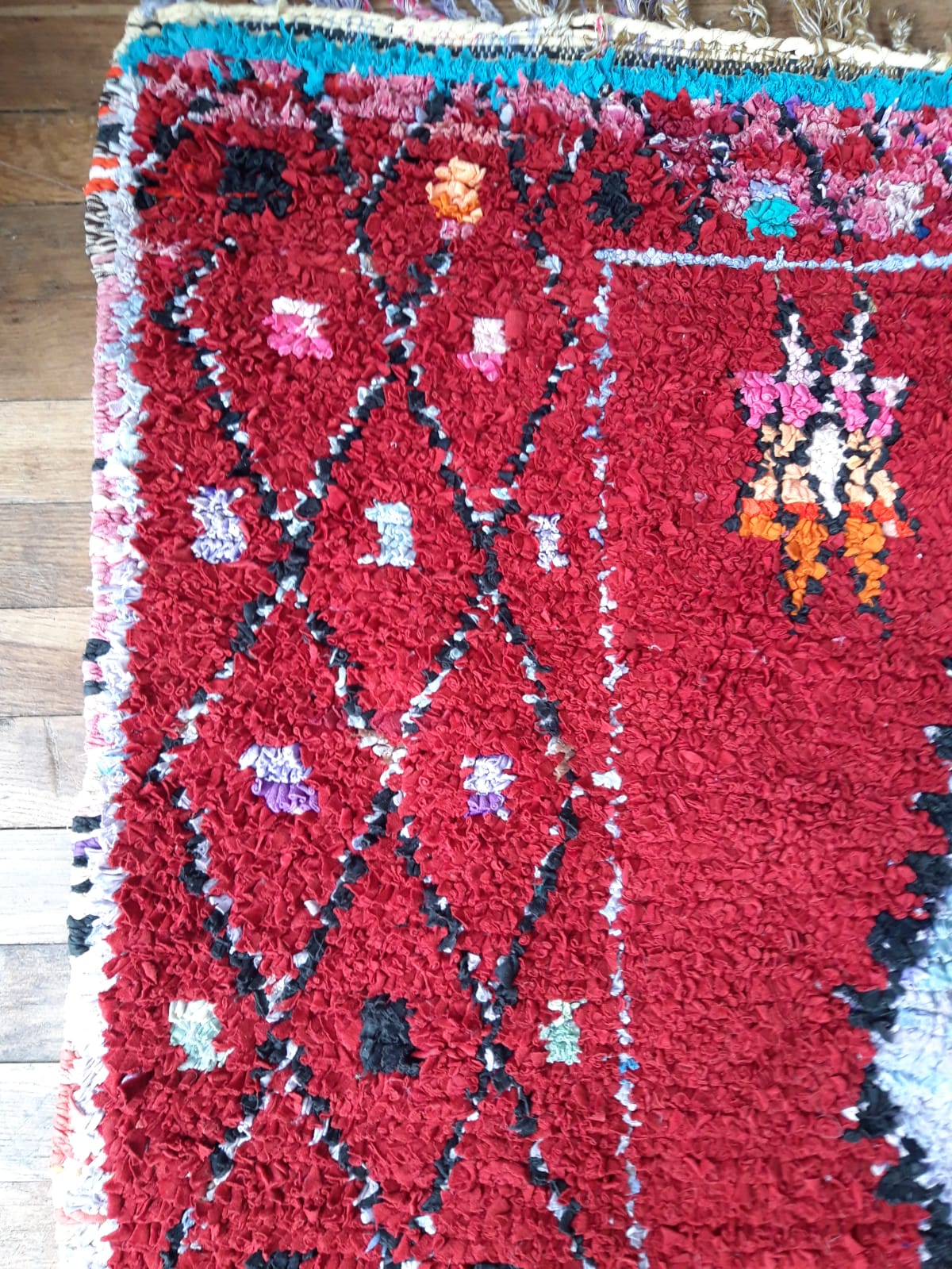 Ancient Berber carpet 125x225cm