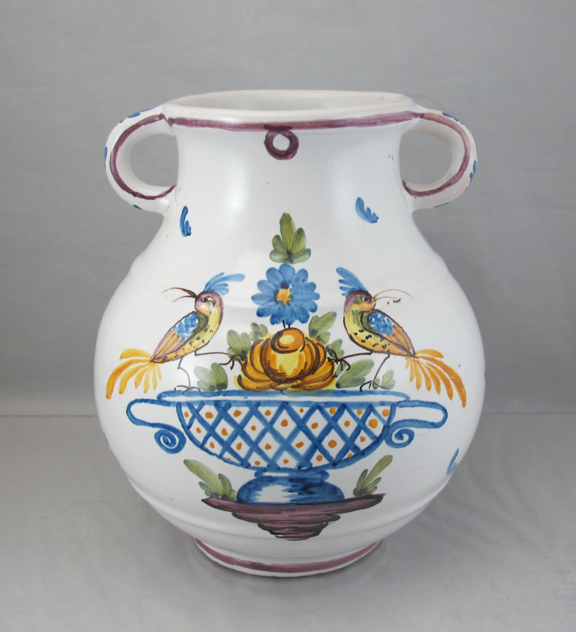 Vase moustiers