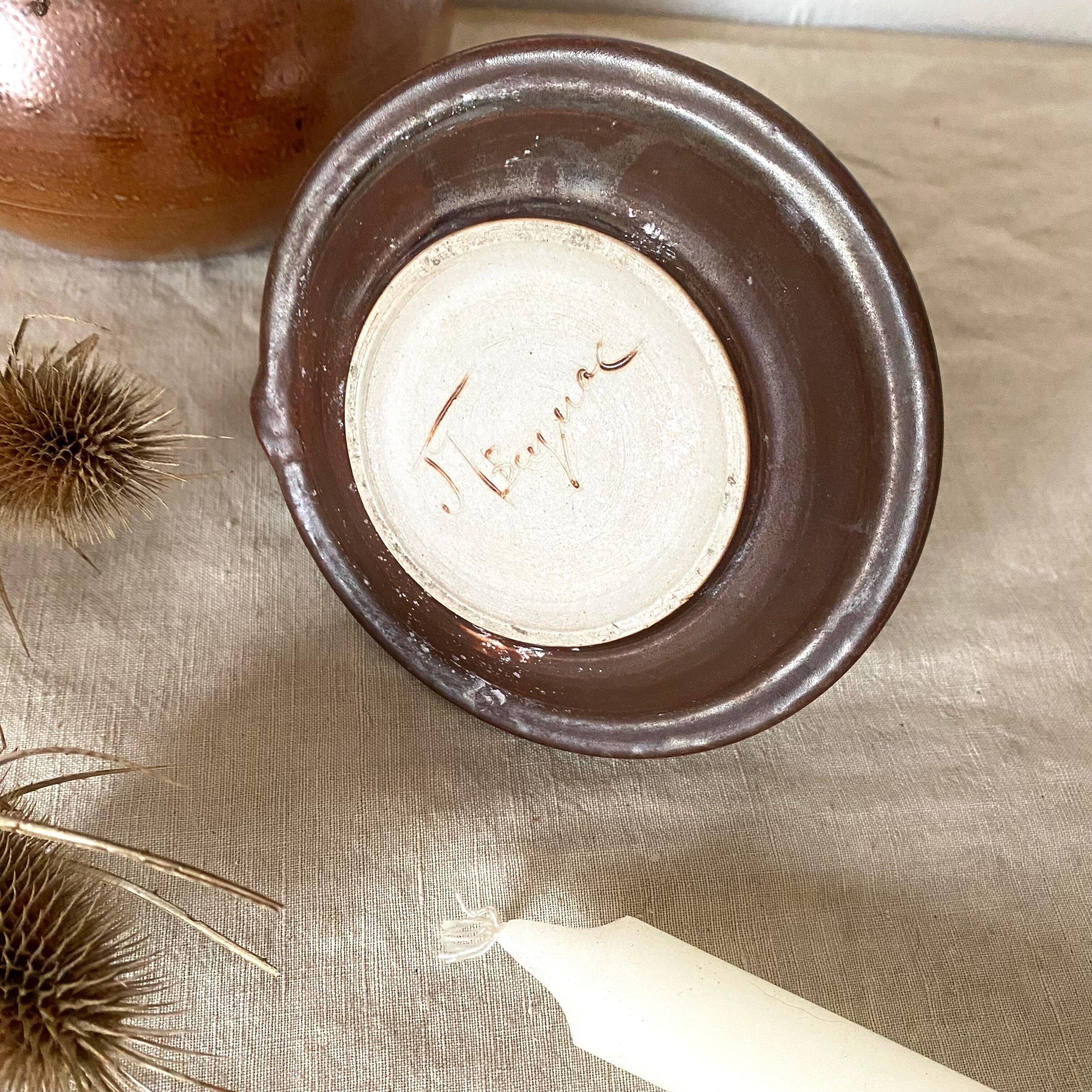 Sandstone thumb holder