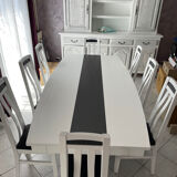 Table à manger avec chaises en bois