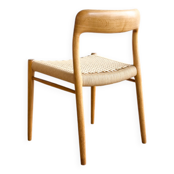 Chaise de salle à manger modèle 75 par Niels O. Møller en chêne avec corde