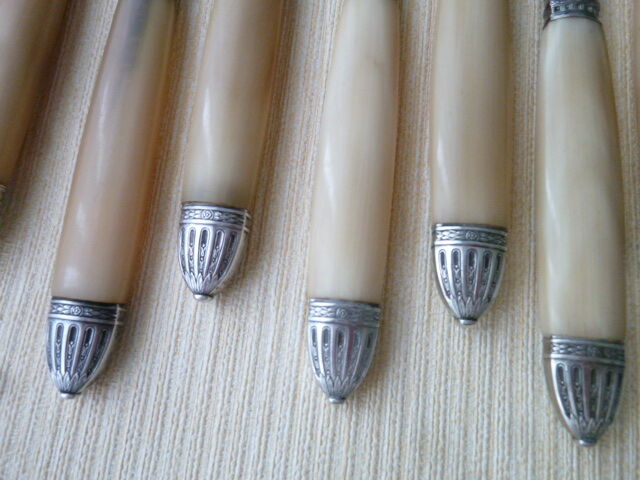 Box of 12 old table knives and 12 cheese knives Superior cutlery AB