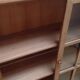Vitrine en bois brut