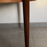 Scandinavian round teak dining table from the 60s extendable