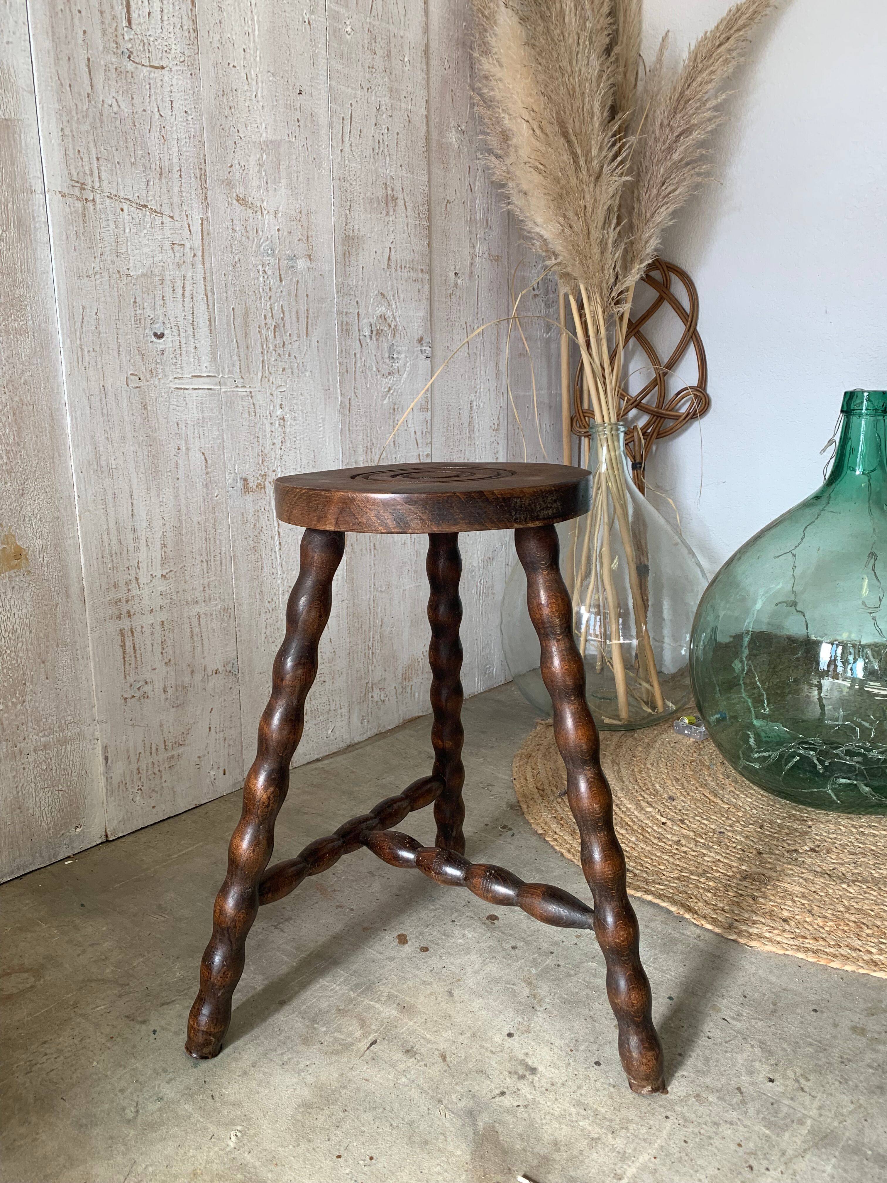 Tripod stool