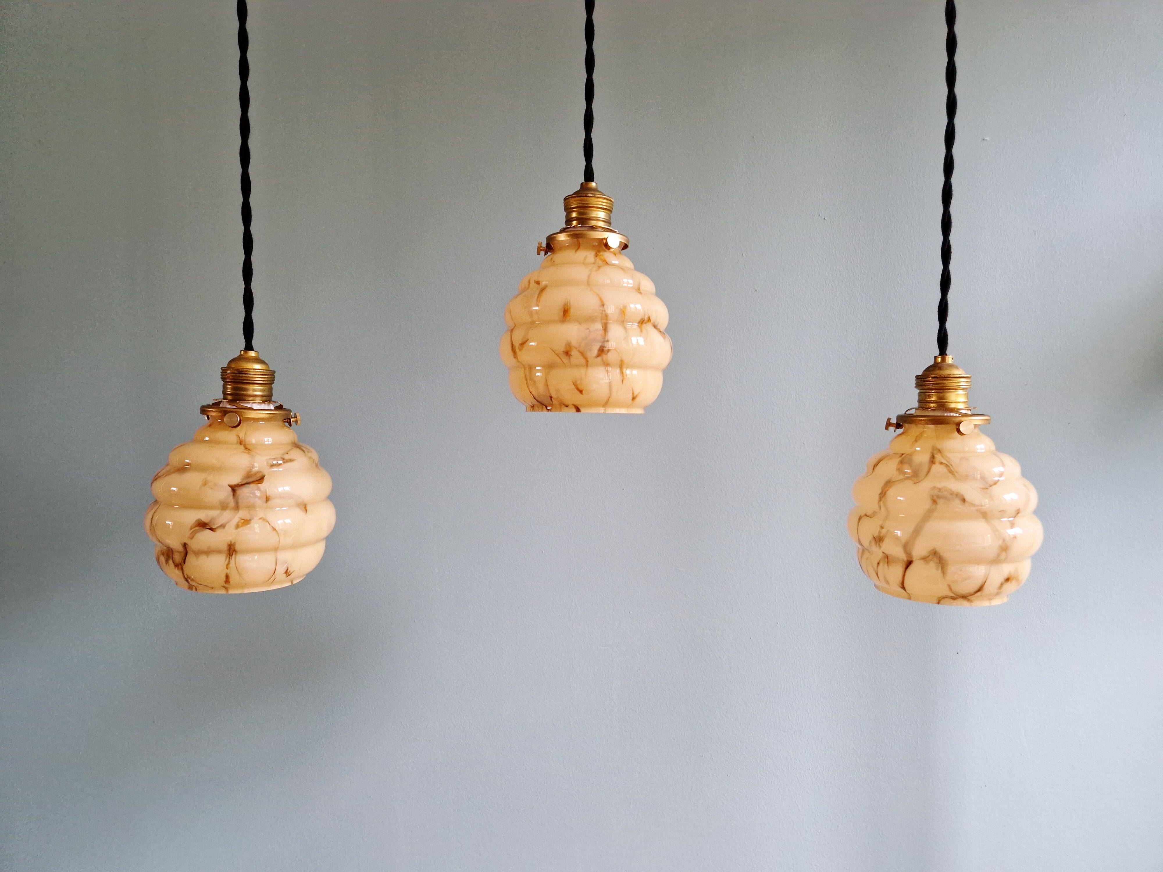 Art Deco suspension in marbled opaline with ouraline (4 available)
