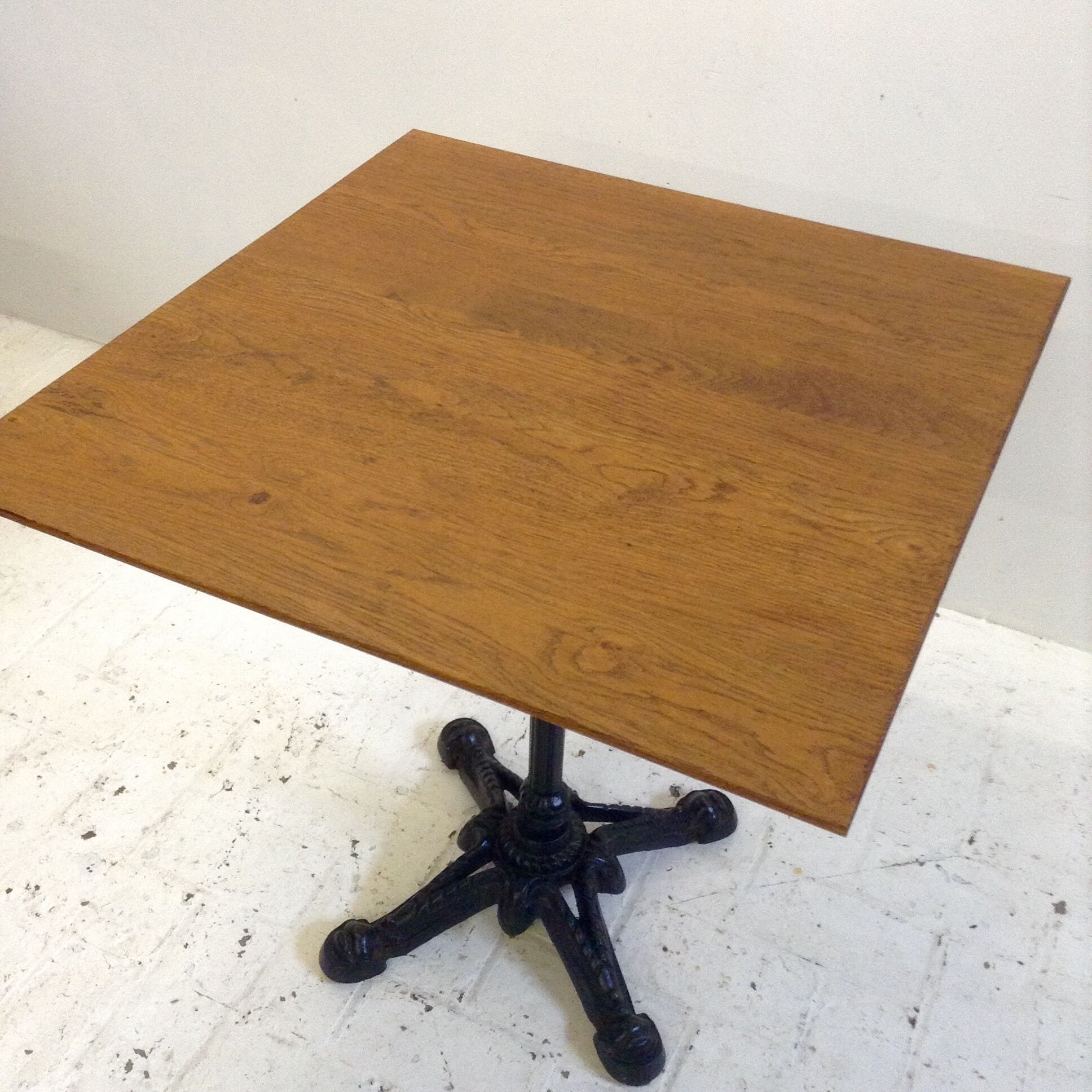 Table bistrot