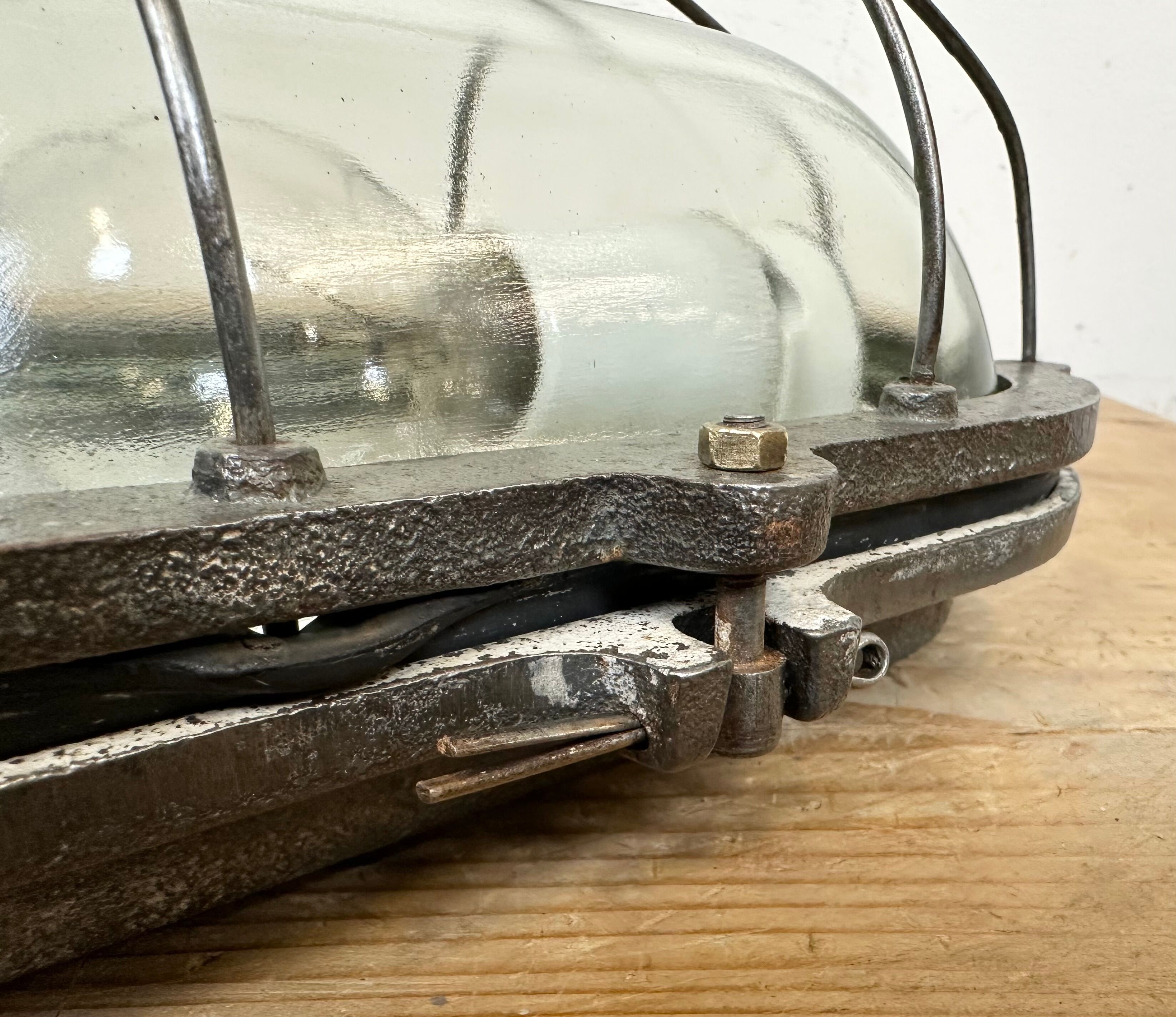 Industrial Cast Iron Wall Light, 1960s