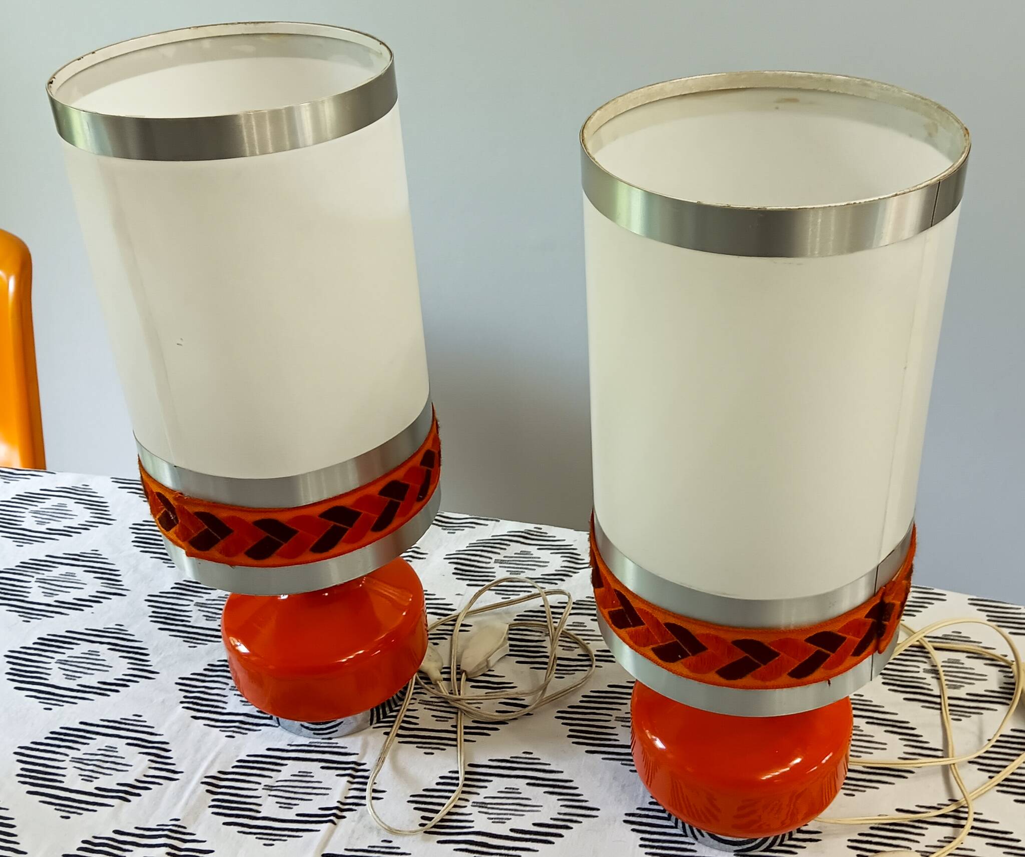 Paire de lampes de table/chevet vintage années 1970 orange.