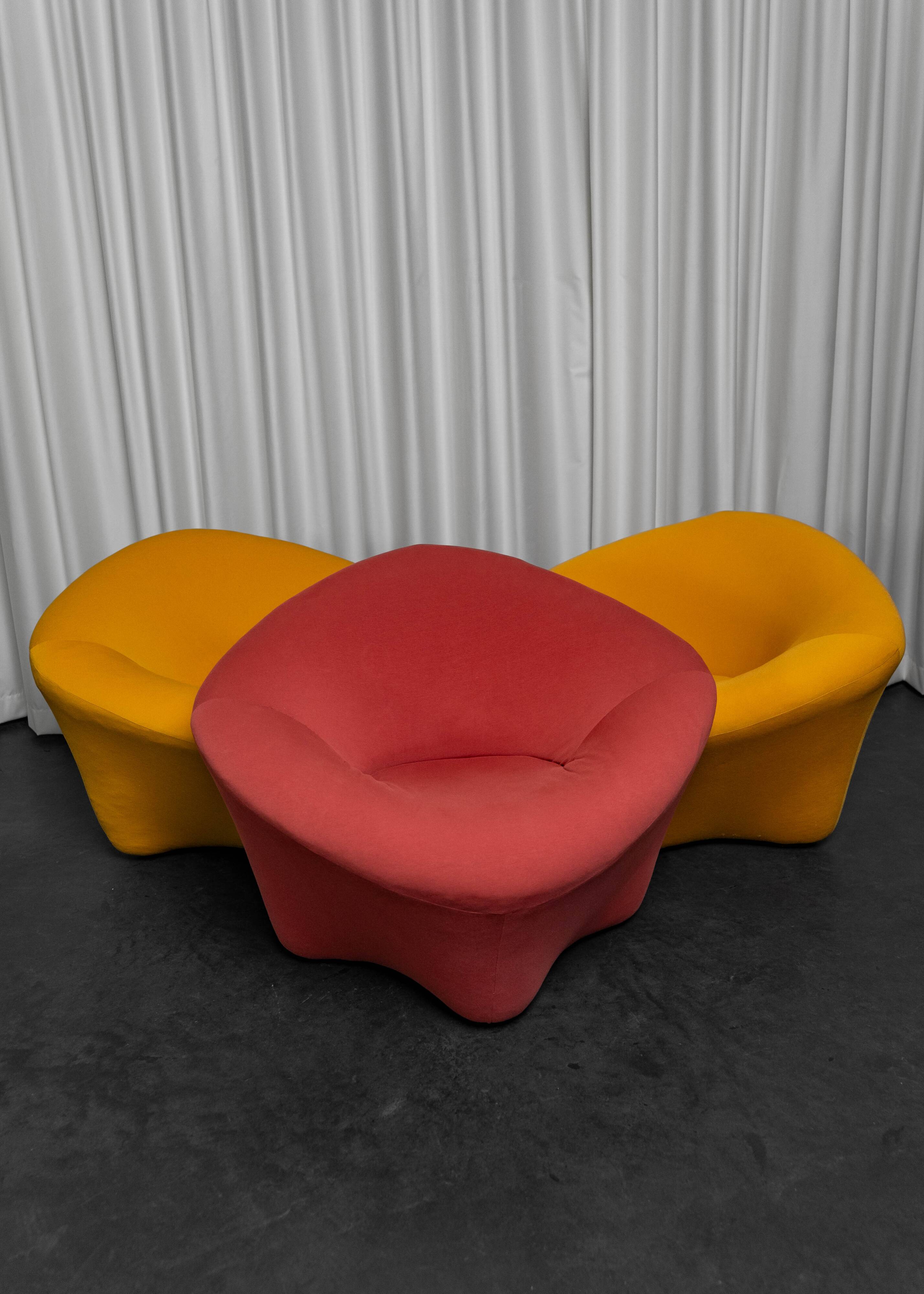 Set of 3 Space Age armchairs in the style of Pierre Paulin.