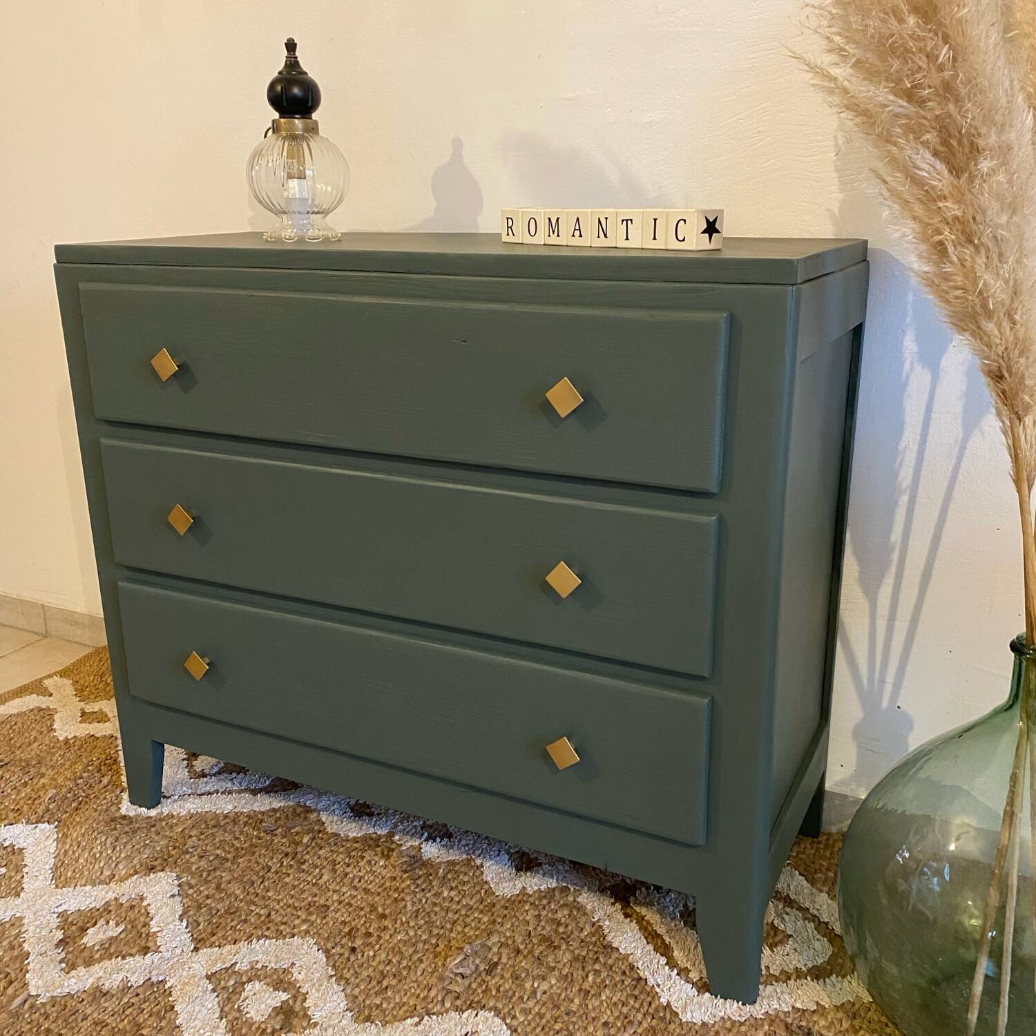Parisian chest of drawers