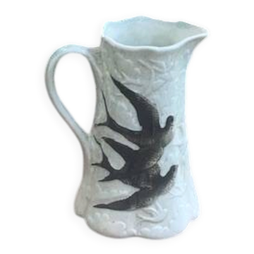 Cruche, vase en céramique, barbotine vert jade, décor "les hirondelles"
