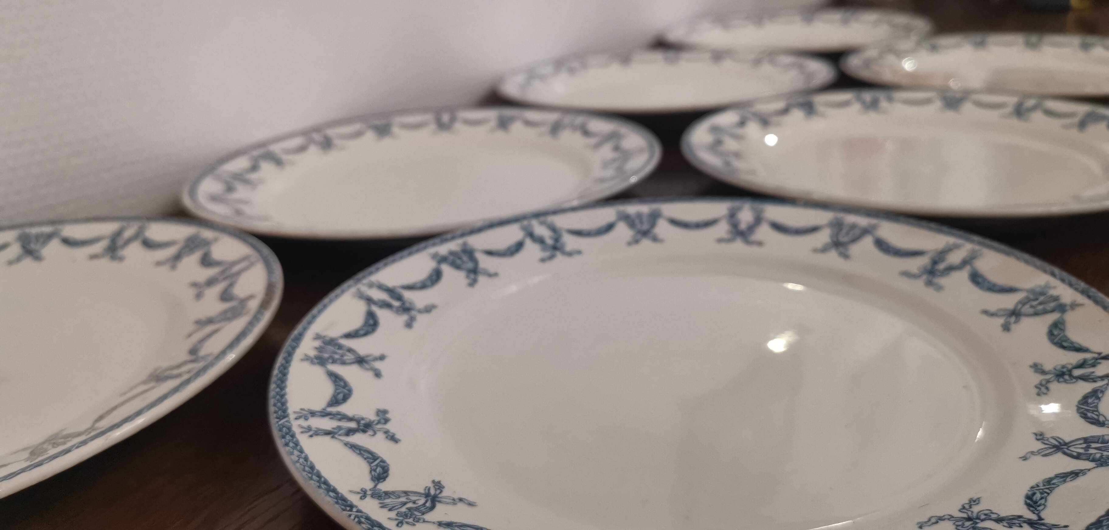 Set of 7 iron earth flat plates u&c sarreguemines and digoin