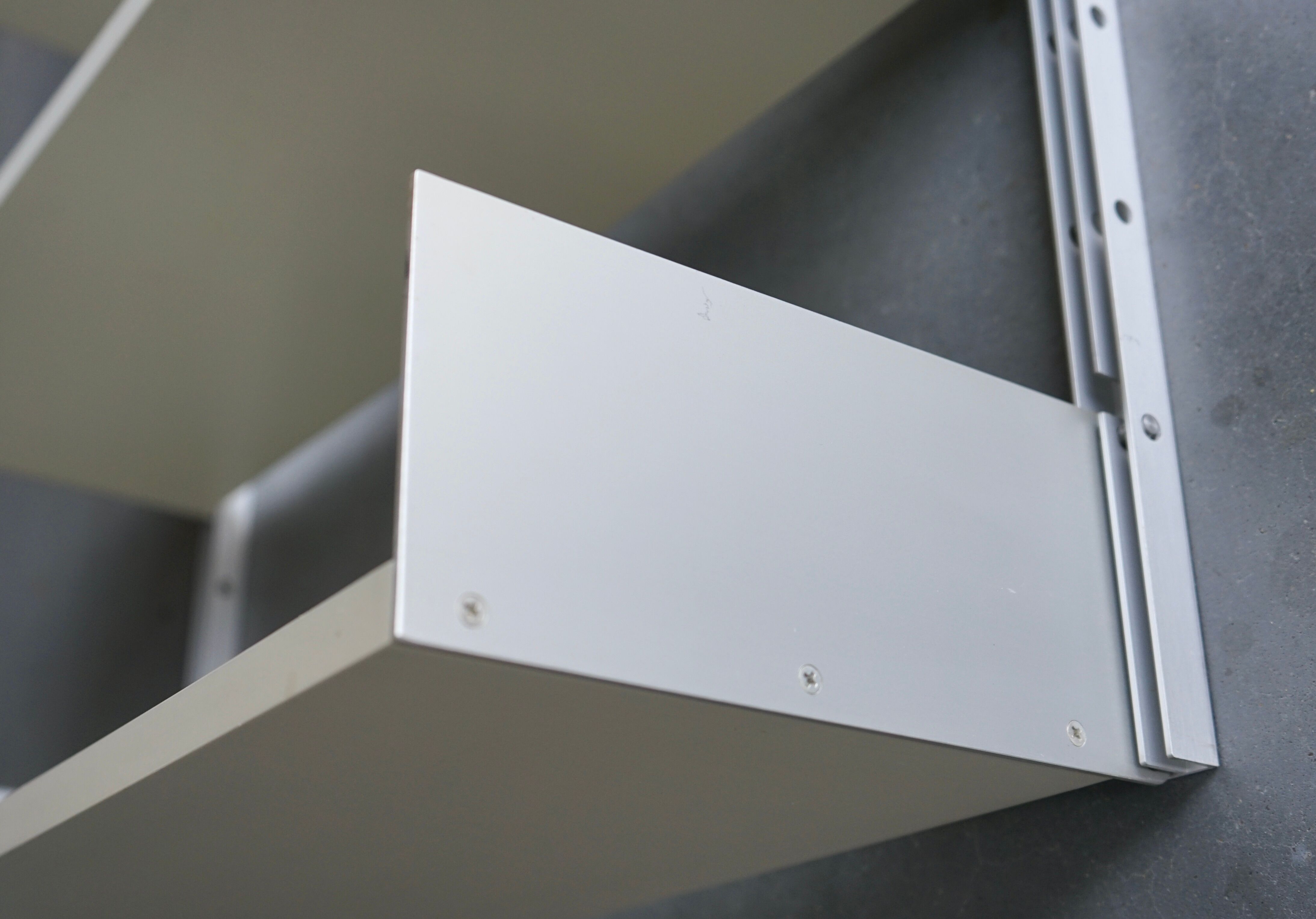 Wall Shelving Unit model 606 by Dieter Rams for Vitsoe. 1960s
