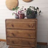 Wood chest of drawers
