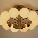 Plafonnier en laiton des années 1960 de style Space Age avec 10 boules en verre par Kaiser.