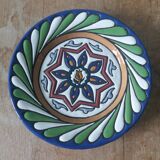 Decorative wall plate signed A. Alvarez