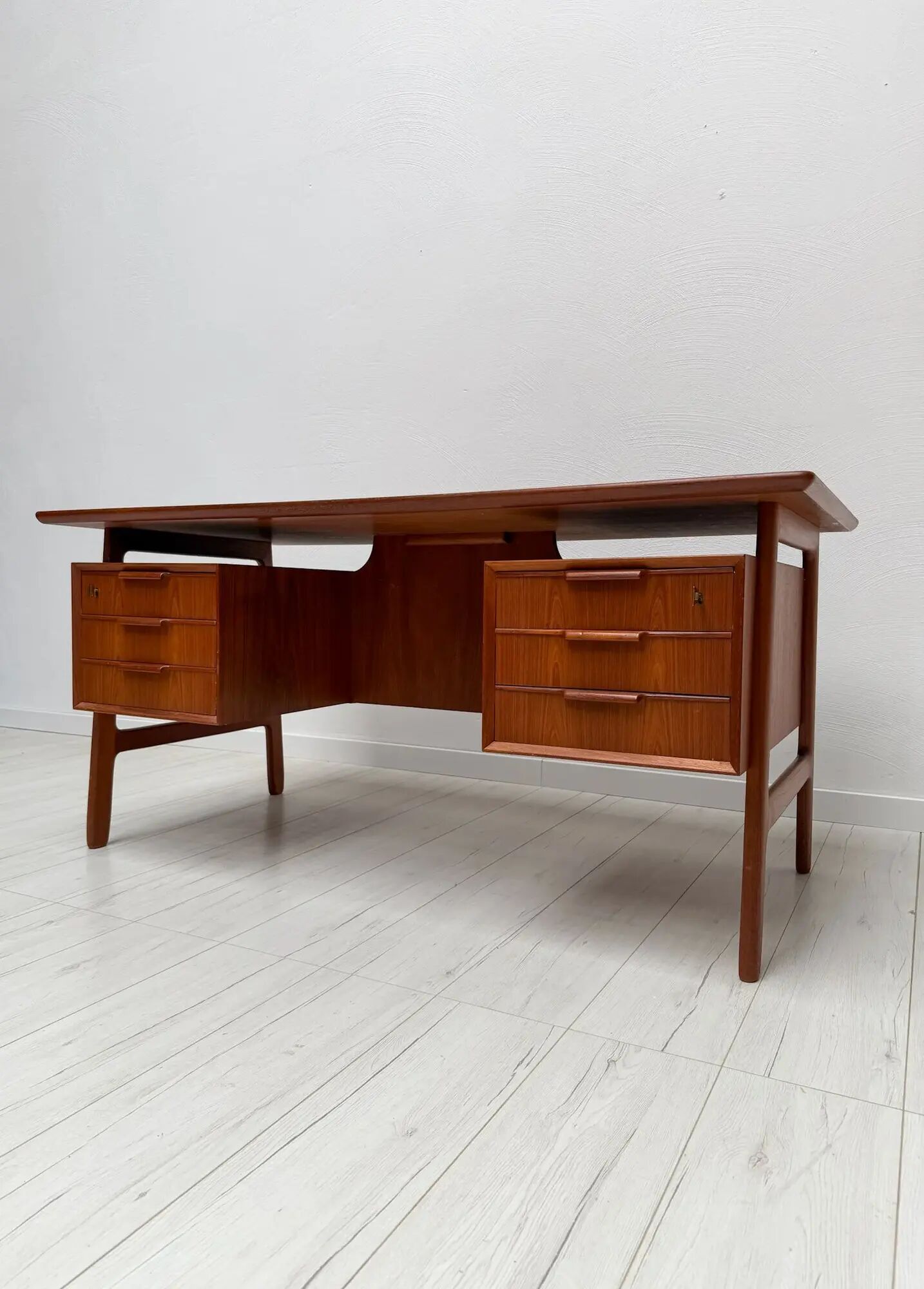 1960s vintage Danish design teak desk model 75 by Gunni Omann for Omann Jun