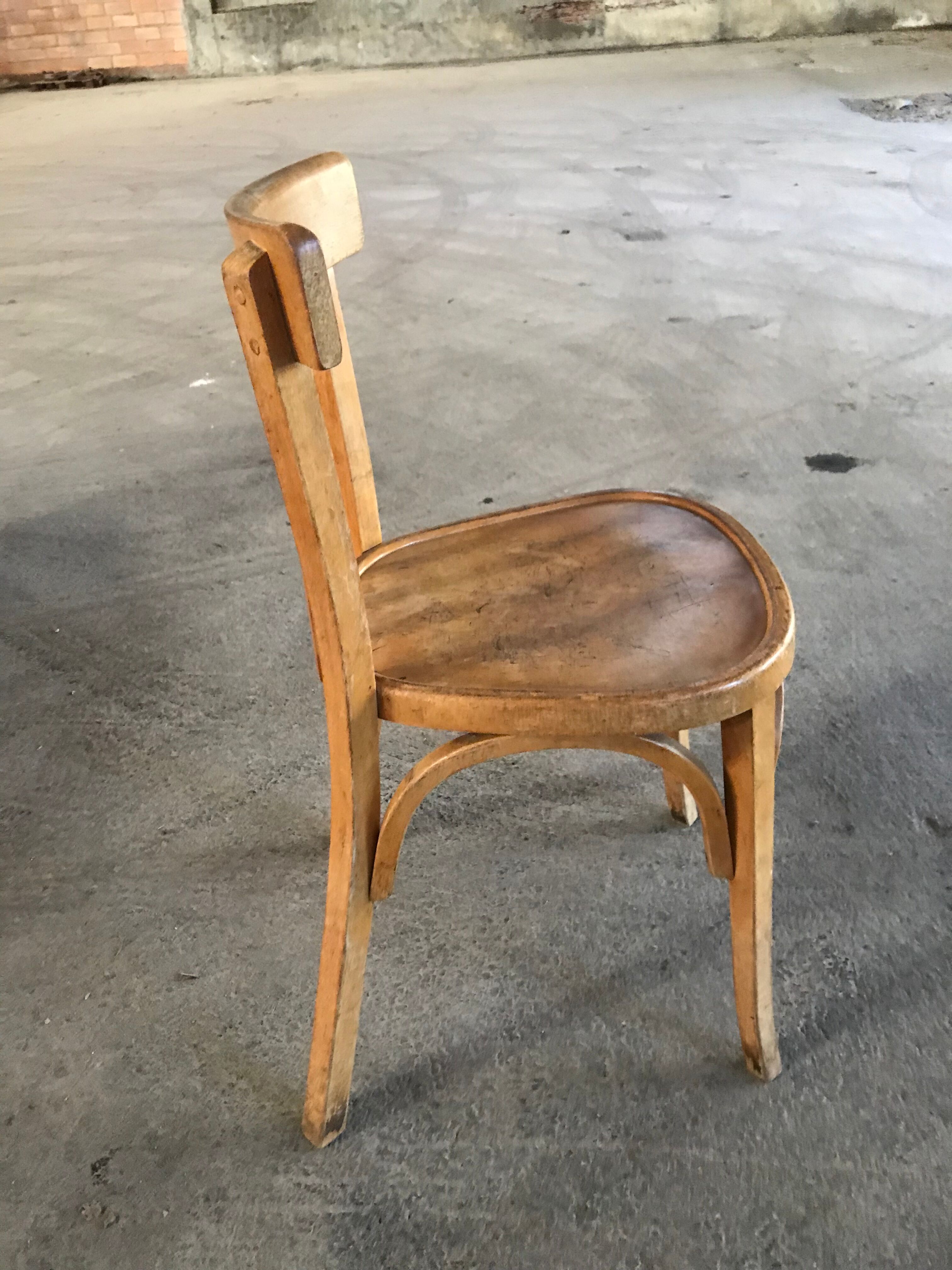 Round farm table 1850 and 6 bistro chairs