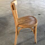 Round farm table 1850 and 6 bistro chairs