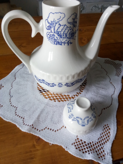 Tiled coffee maker by GIEN _Beaugency