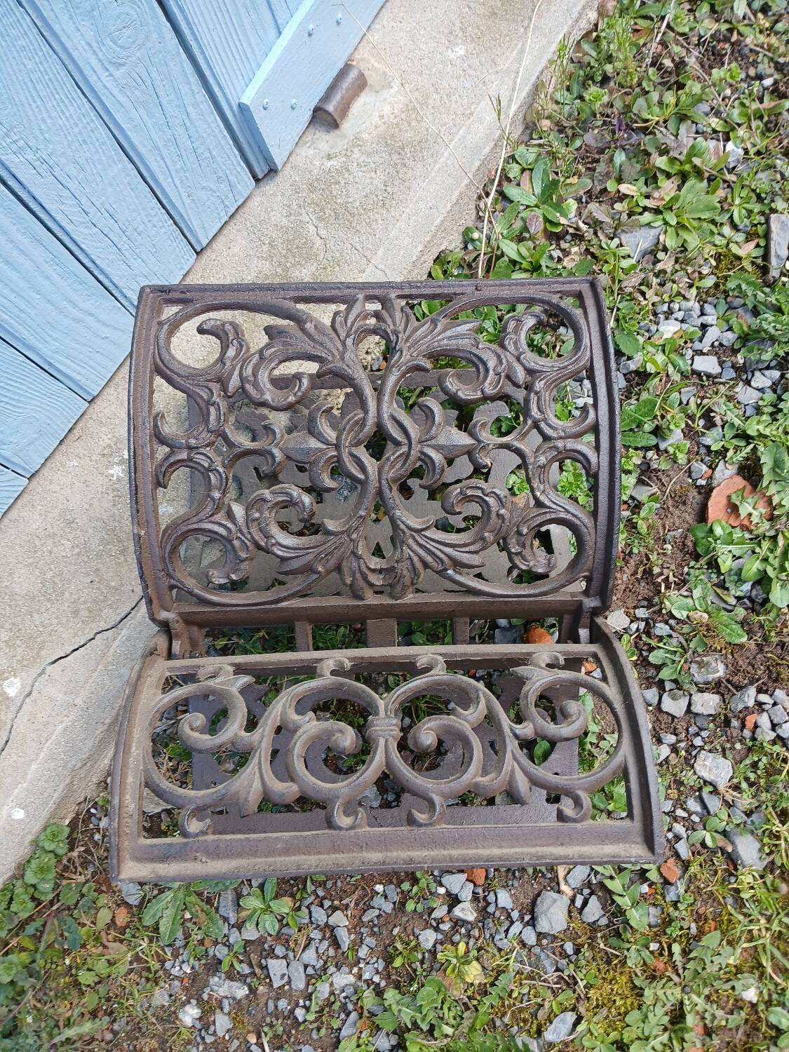 Cast iron magazine rack / wood log rack