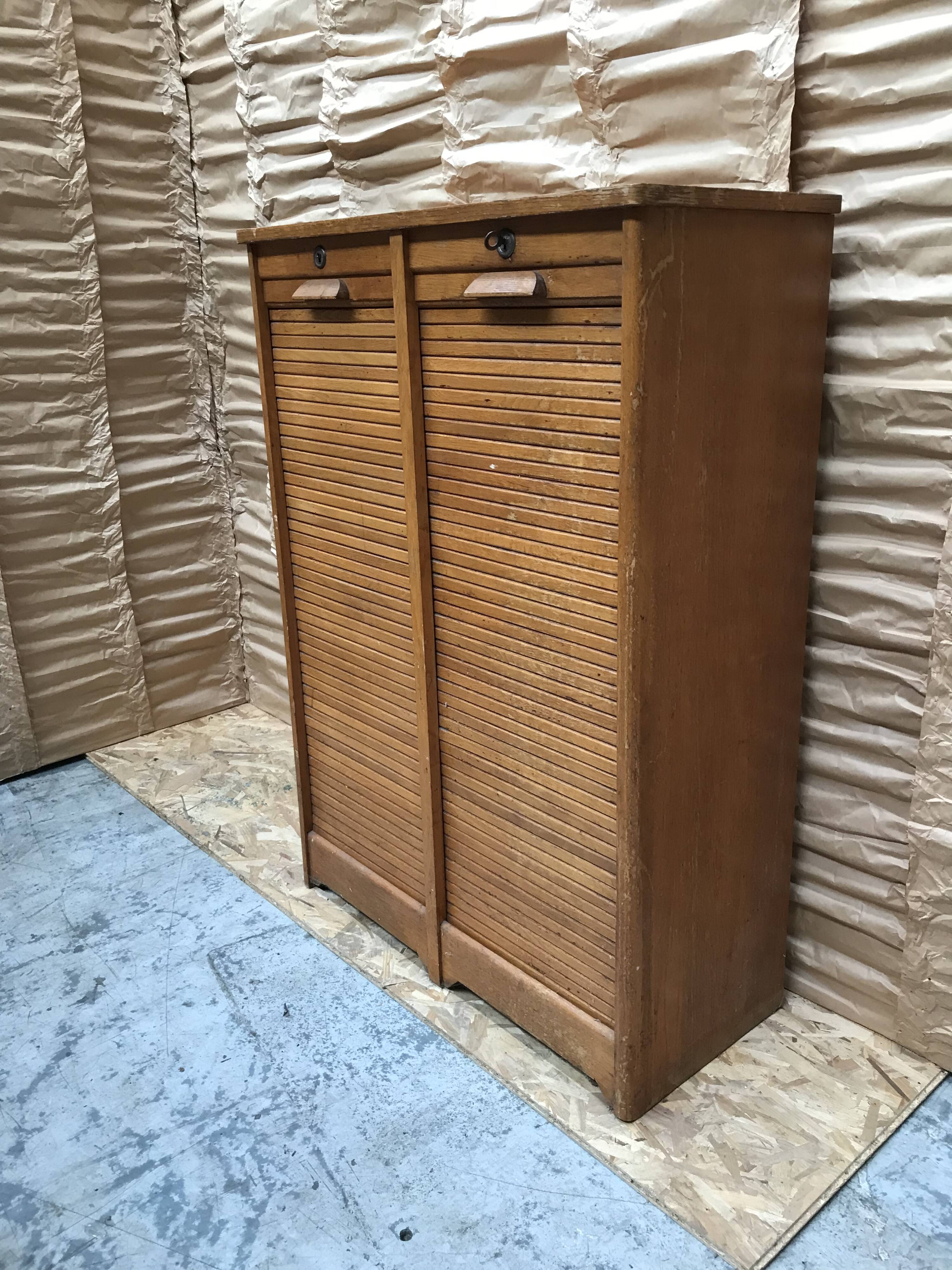 Curtain filing cabinet