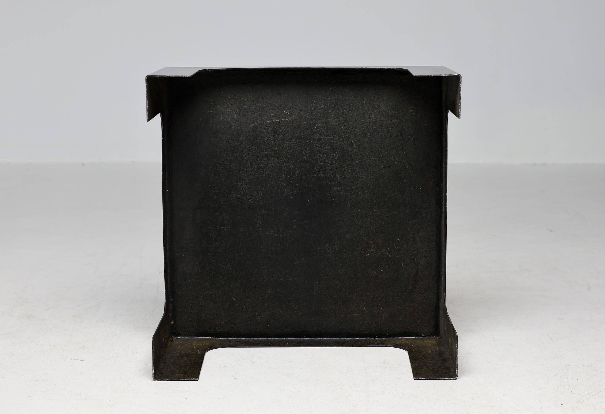 Table basse carrée en fibre de verre noire italienne des années 1970