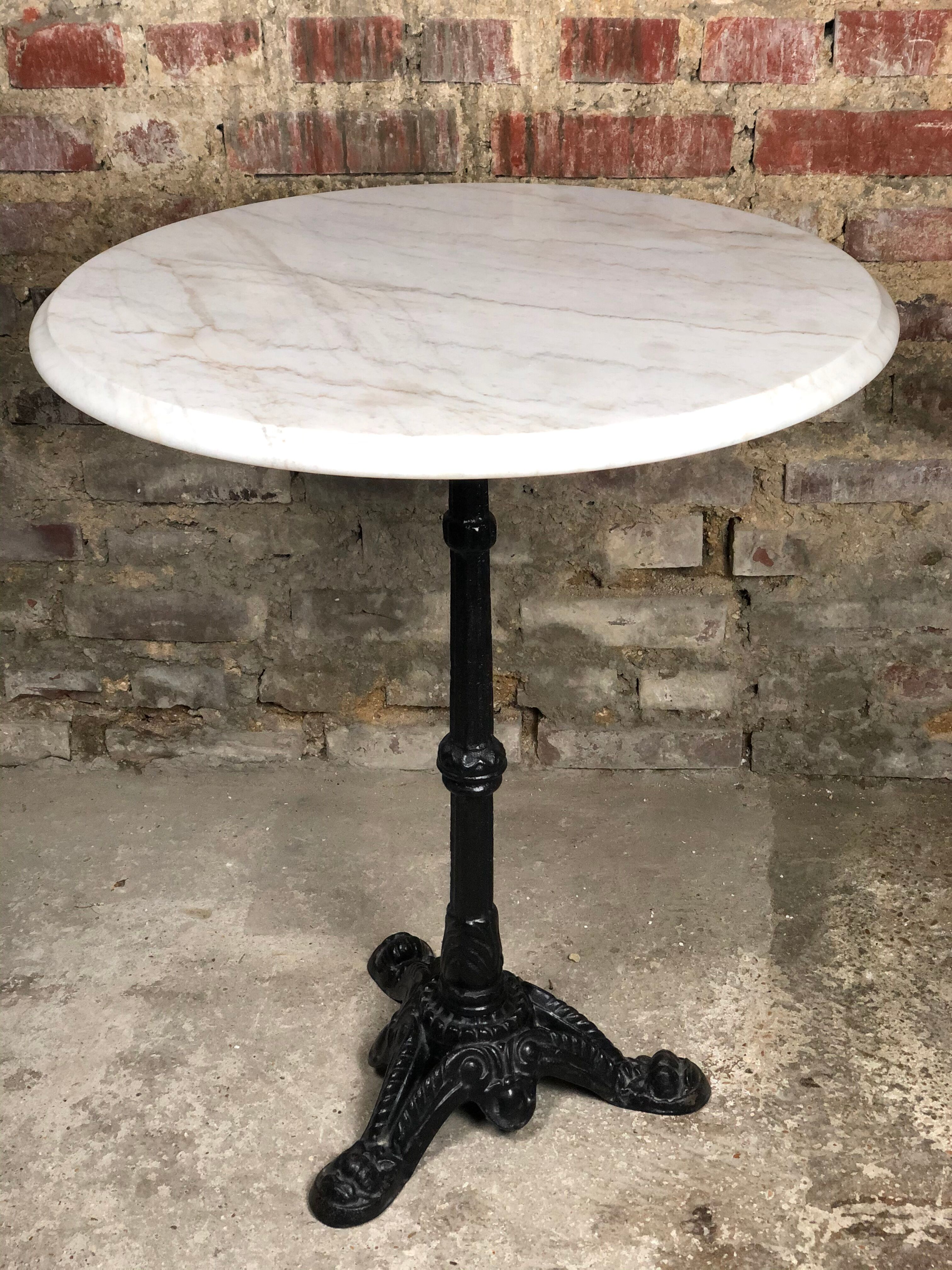 Parisian bistro table in cast iron with marble top