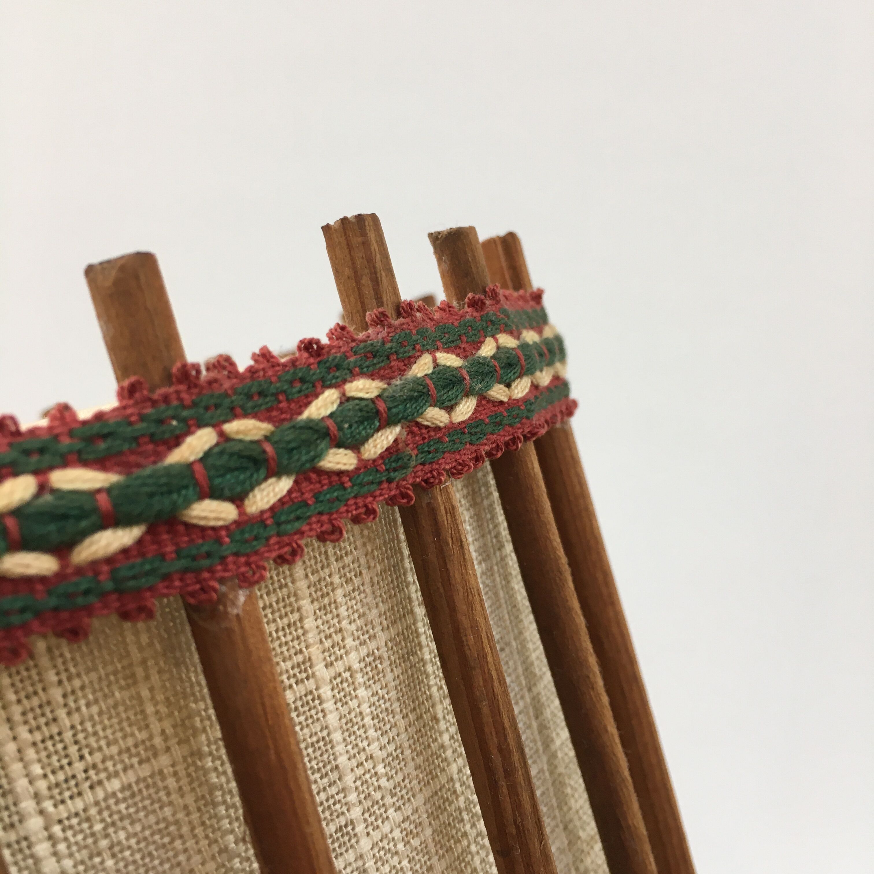 Wooden pendant lamp and Scandinavian-style fabric