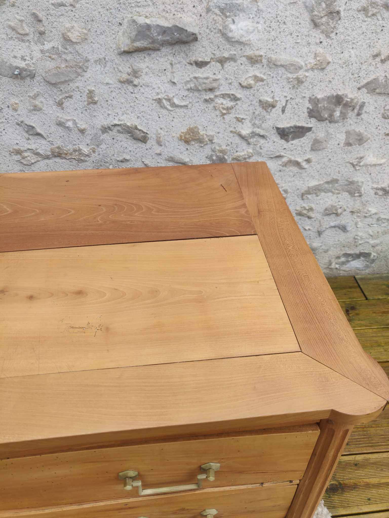 Old chest of drawers