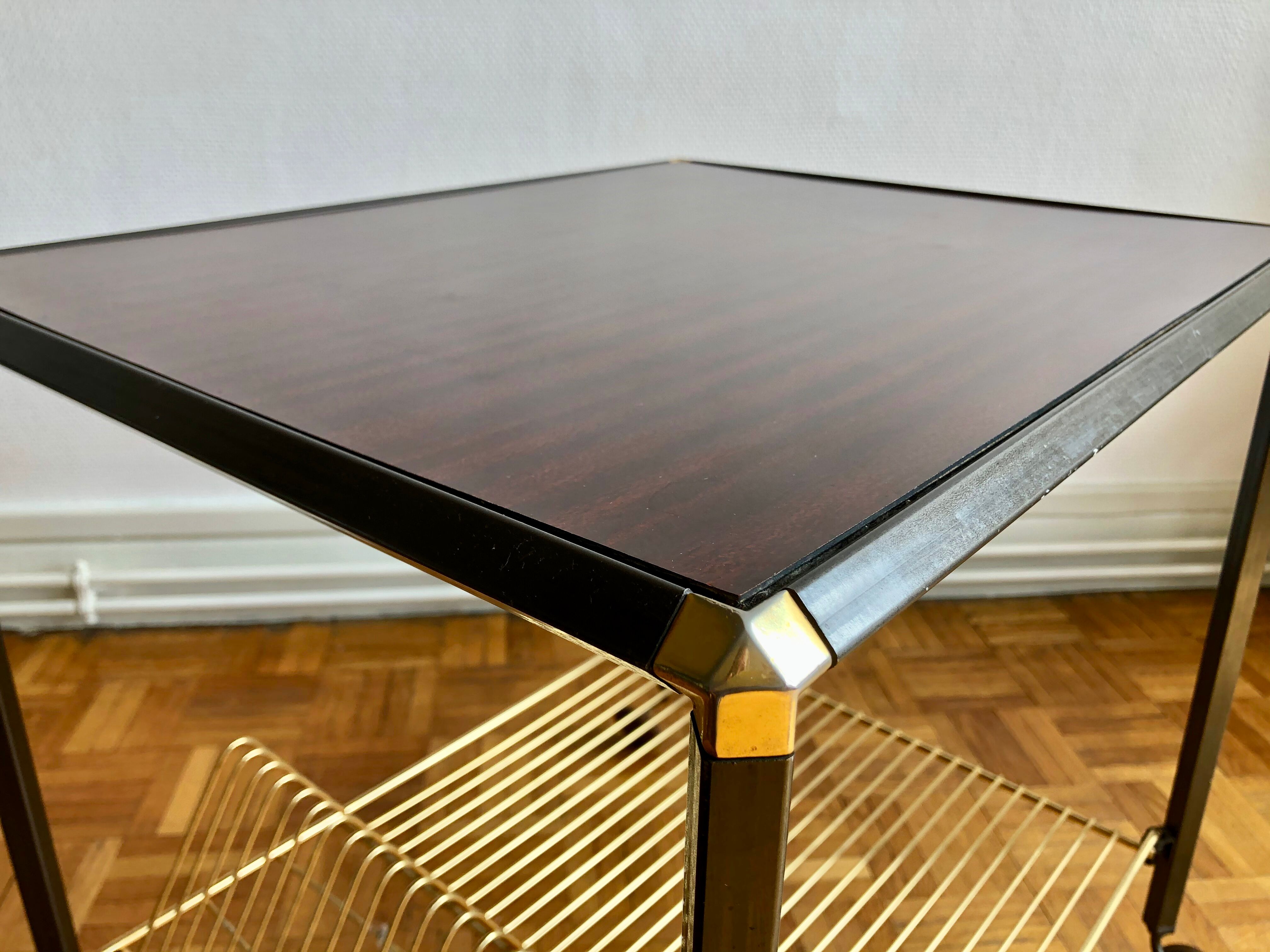 Desserte-vinyl holder