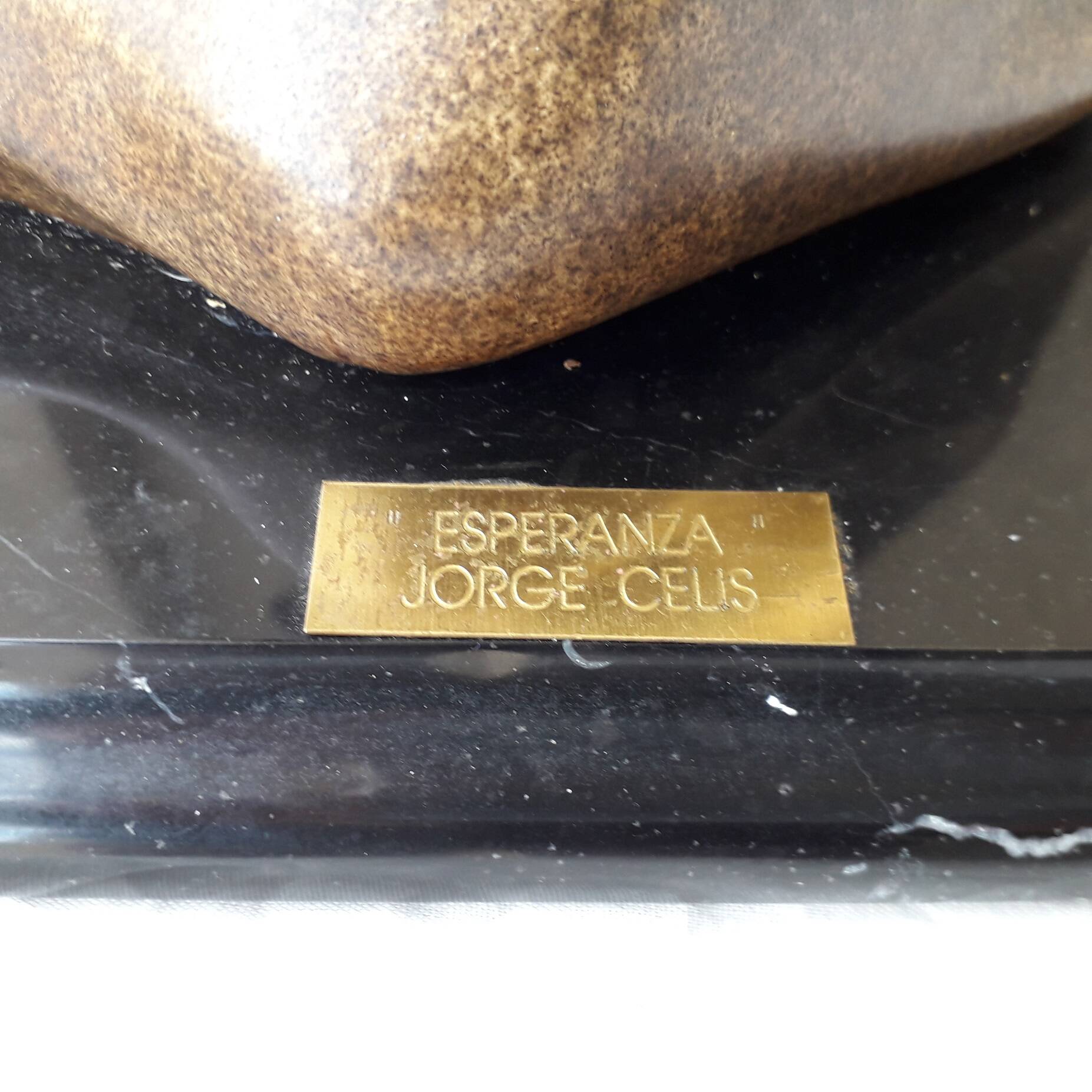 Sculpture woman "Espéranza" Jorge Celis
