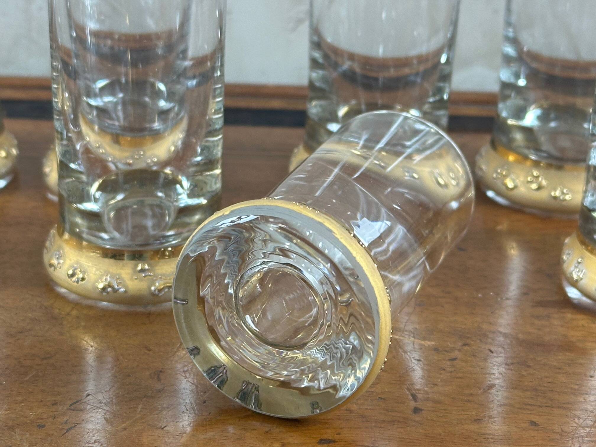 Carafe and 7 liqueur glasses