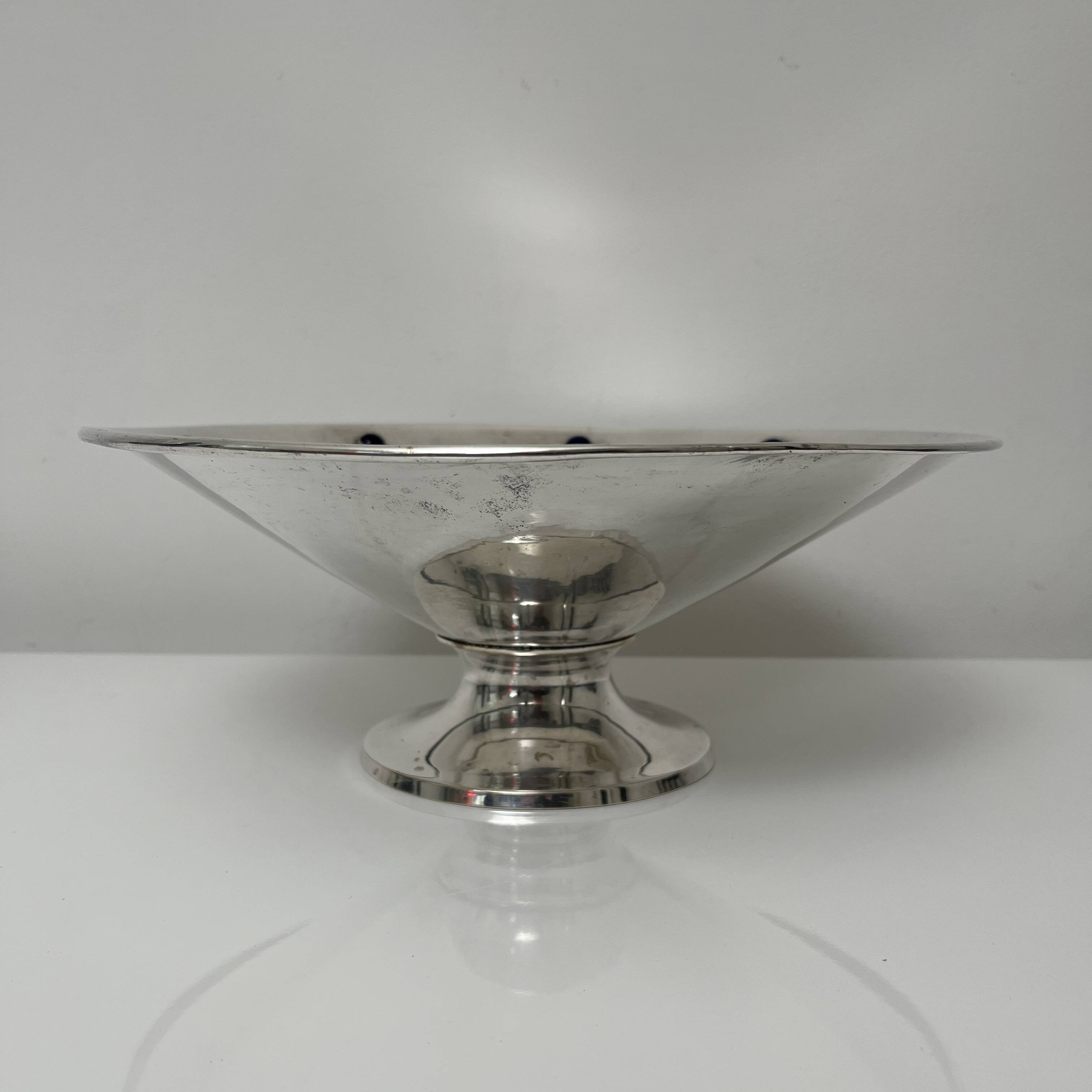 Fruit bowl centerpiece silver metal cabochon
