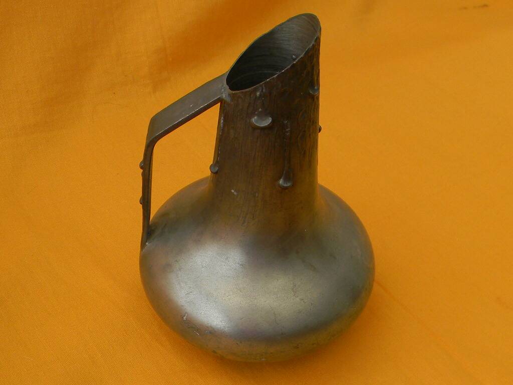 Small art deco pewter vase signed peltro.