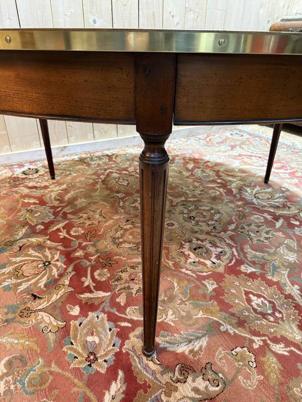 Table de salle à manger ronde ou ovale de style Louis XVI