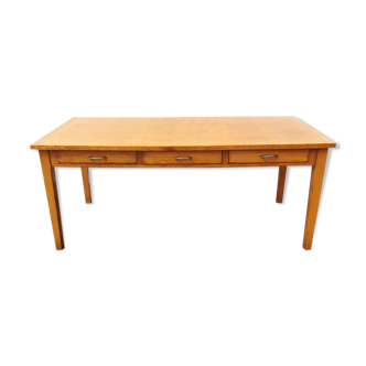 Table de réfectoire