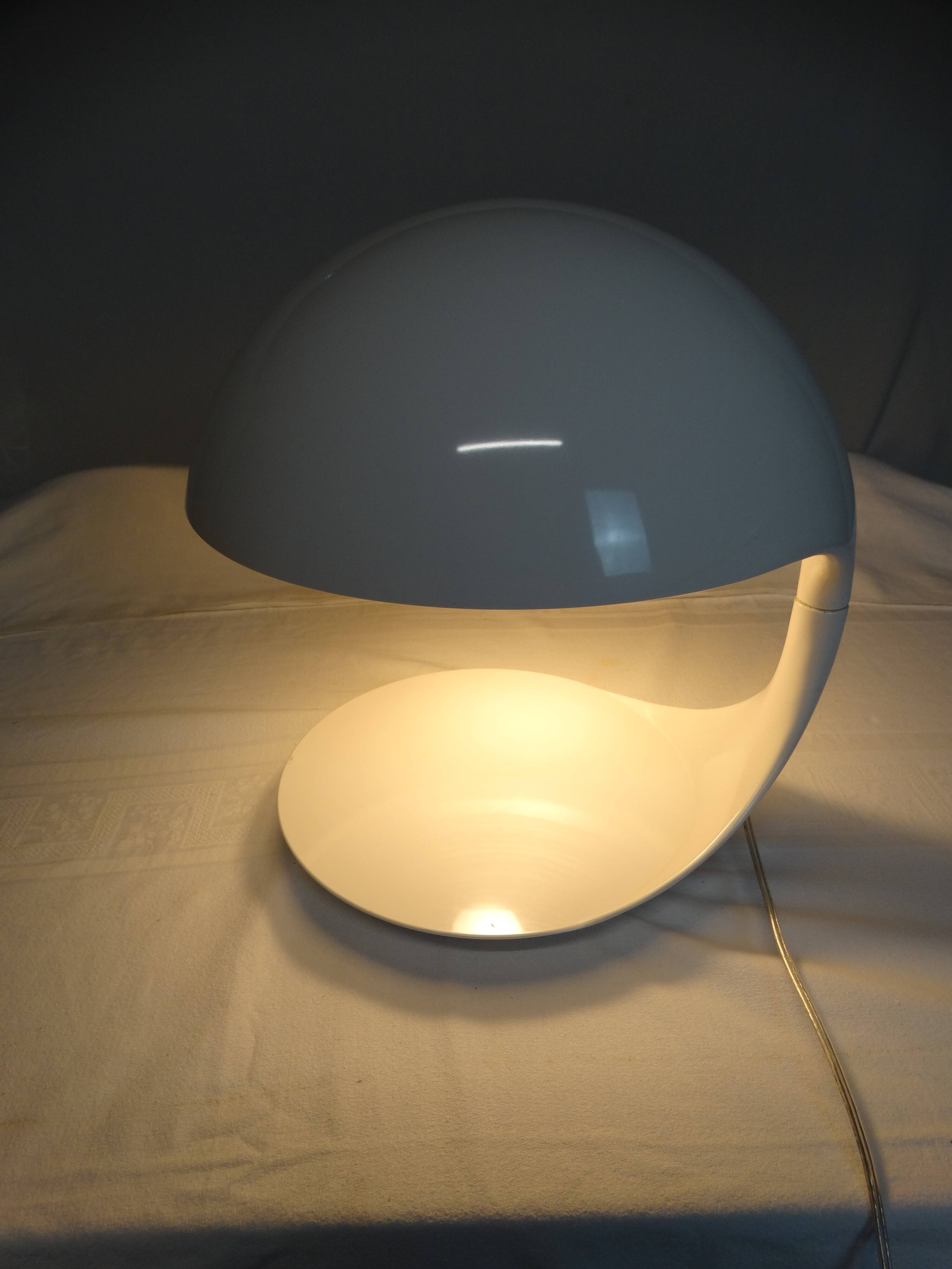 Martinelli luce. elio martinelli. cobra 629 lamp. white. 70s