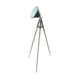 Tripod lamp with adjustable height