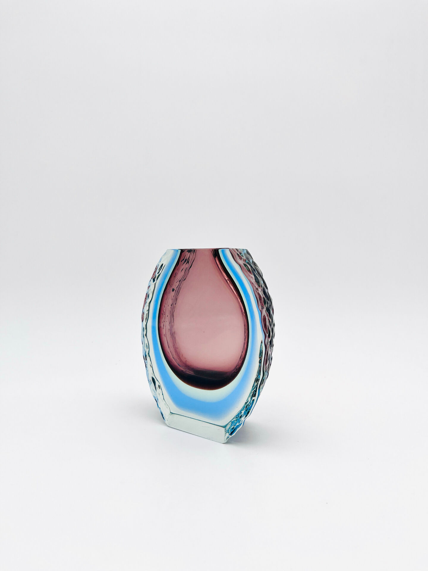 Mandruzzato Murano Sommerso Quadri-layer Outline UV Rare 70s Vase