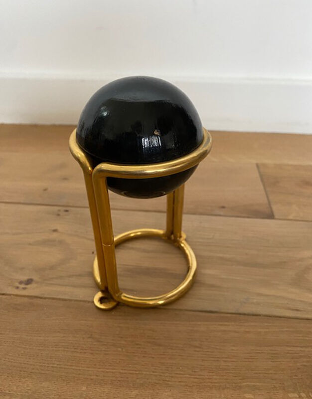 Black ball hook