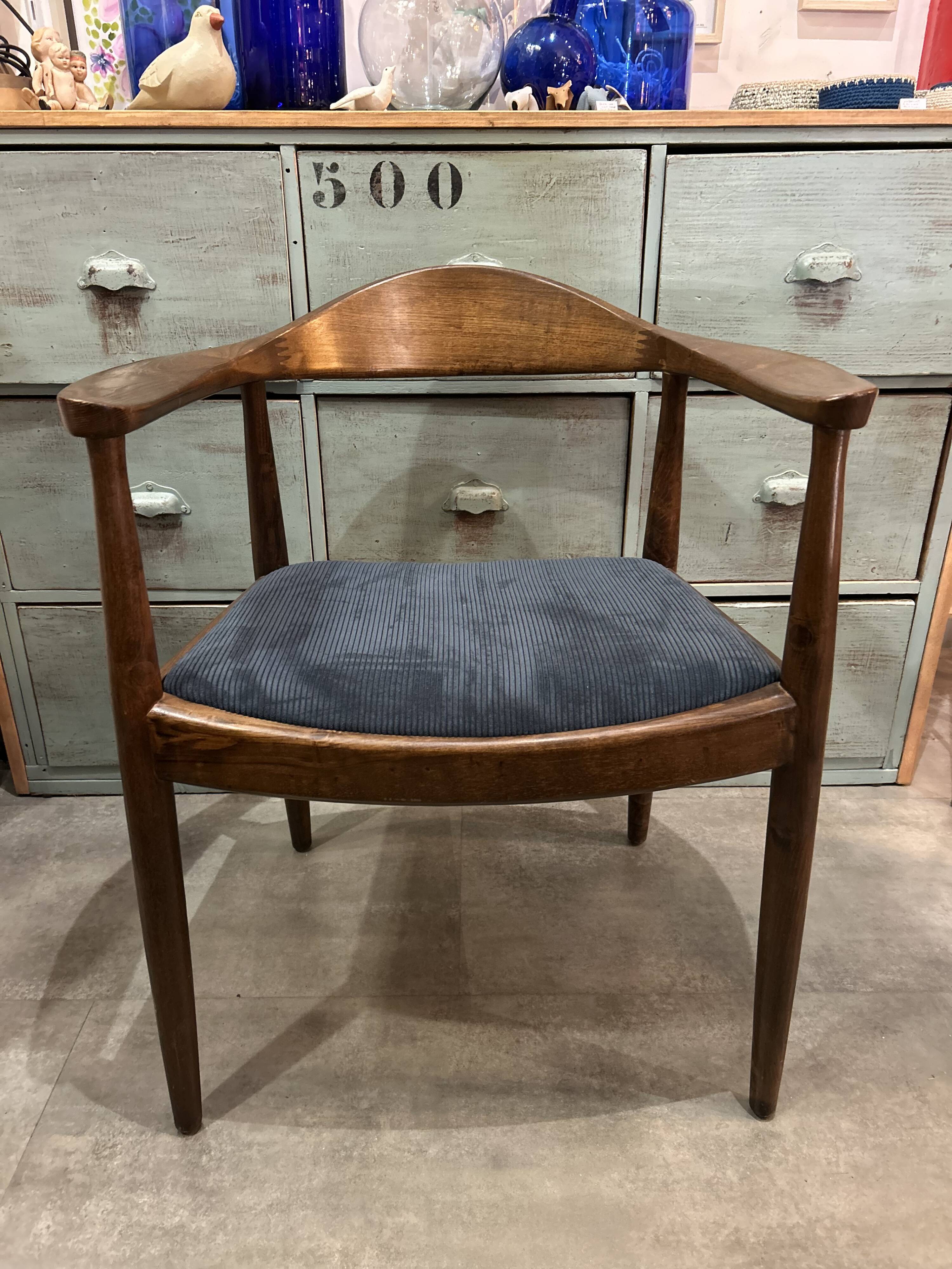 Scandinavian armchair in the style of Hans Wegner.