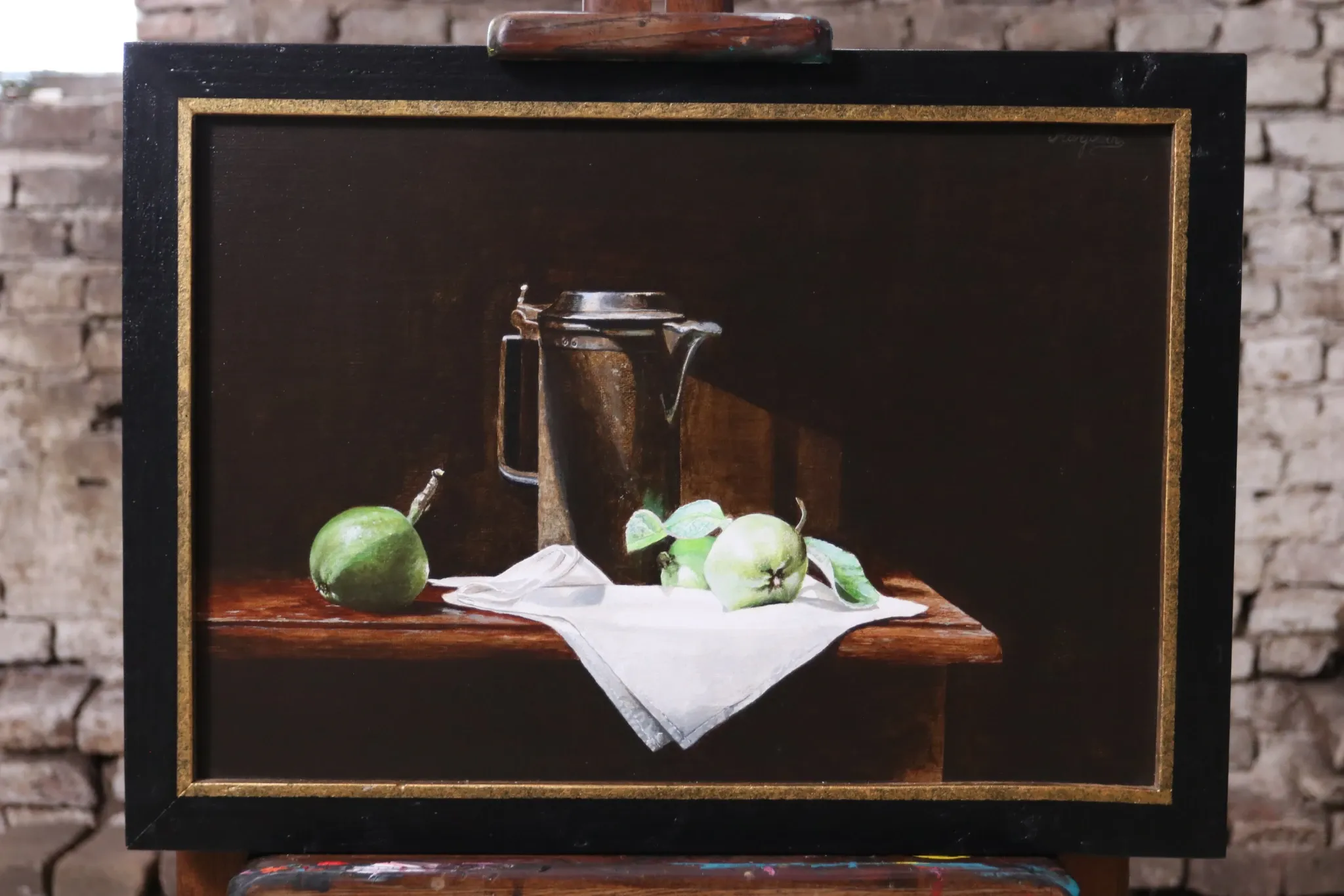 Still life with pewter jug and apples – Marjolein van den Berg, c. 2011