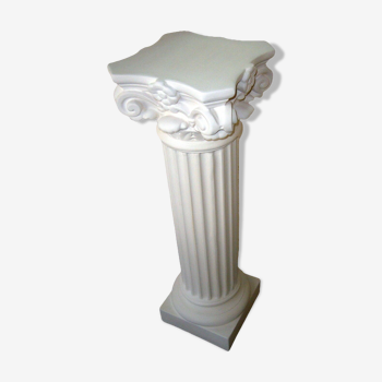 Corinthian column in staff